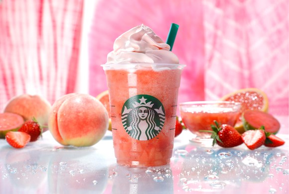 【スタバ新作】桃の果汁と果肉たっぷり「ピーチ ピンク フルーツ フラペチーノ」がめちゃうまそおおお！ ホイップクリームまでピンク色です♡ ...