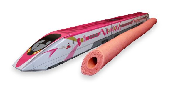 「ハローキティ新幹線」のバウムクーヘンがあまりにも長すぎるぅ〜！ 長さ50cmのかわいいピンク色が特徴だぞ★