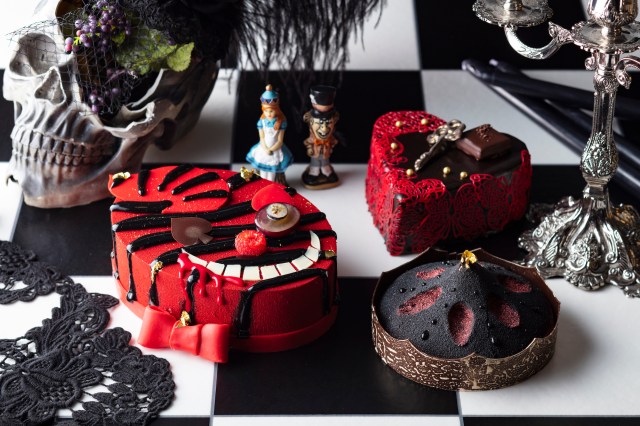 【大人可愛い】ヒルトン東京のハロウィンケーキが完成度高すぎ！ アリスモチーフのチェシャ猫、ハート＆鍵、王冠です