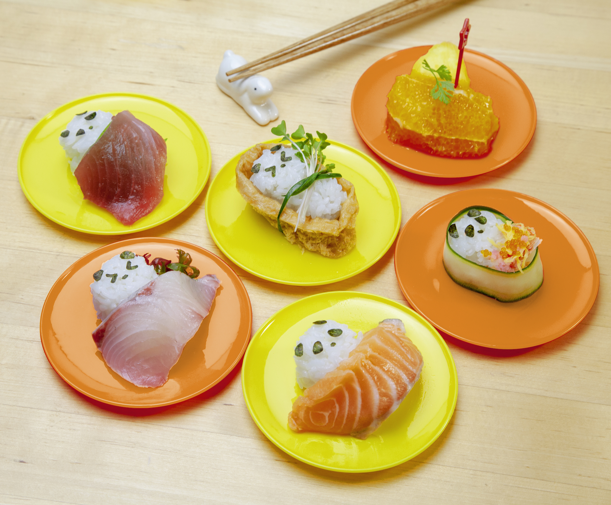 お寿司もテーブルもぜ～んぶ “パンダ” ！ パンダ寿司を作って回せる