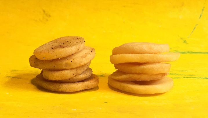 通常の3倍の厚さに仕上げたポテトチップス「ポテトデラックス」が