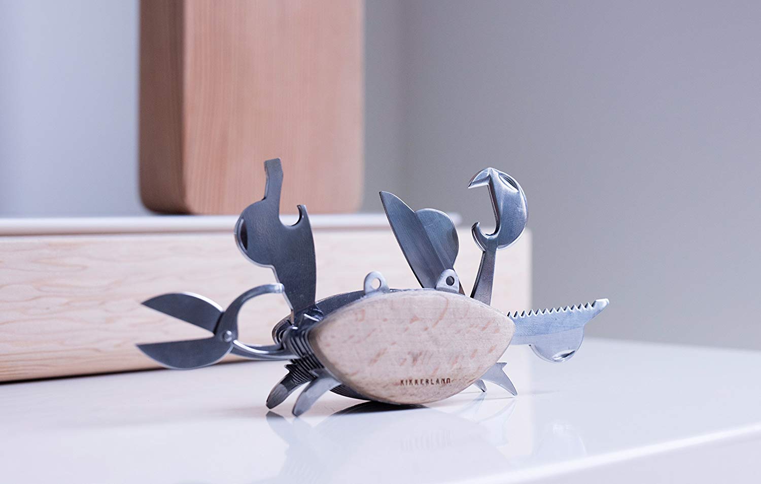 カニそっくりなマルチツールが可愛くてほっこり 缶切りやハサミなど6種類の機能が備わっているよ Pouch ポーチ