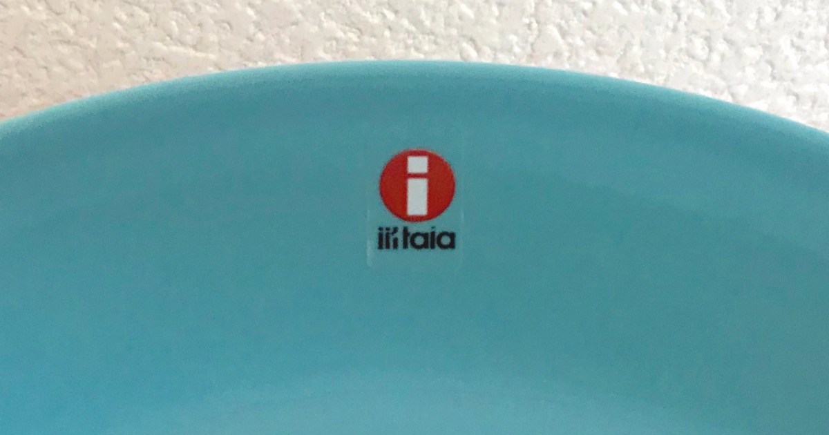 北欧の人気食器 イッタラ Iittala のシールを剥がす 剥がさない メーカーにも意見を聞いてみました Pouch ポーチ