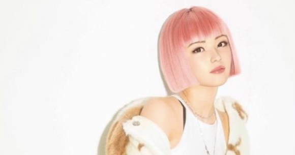 限りなくリアルに近い女性 バーチャルインフルエンサー Imma イマ のインスタをご覧あれ Pouch ポーチ