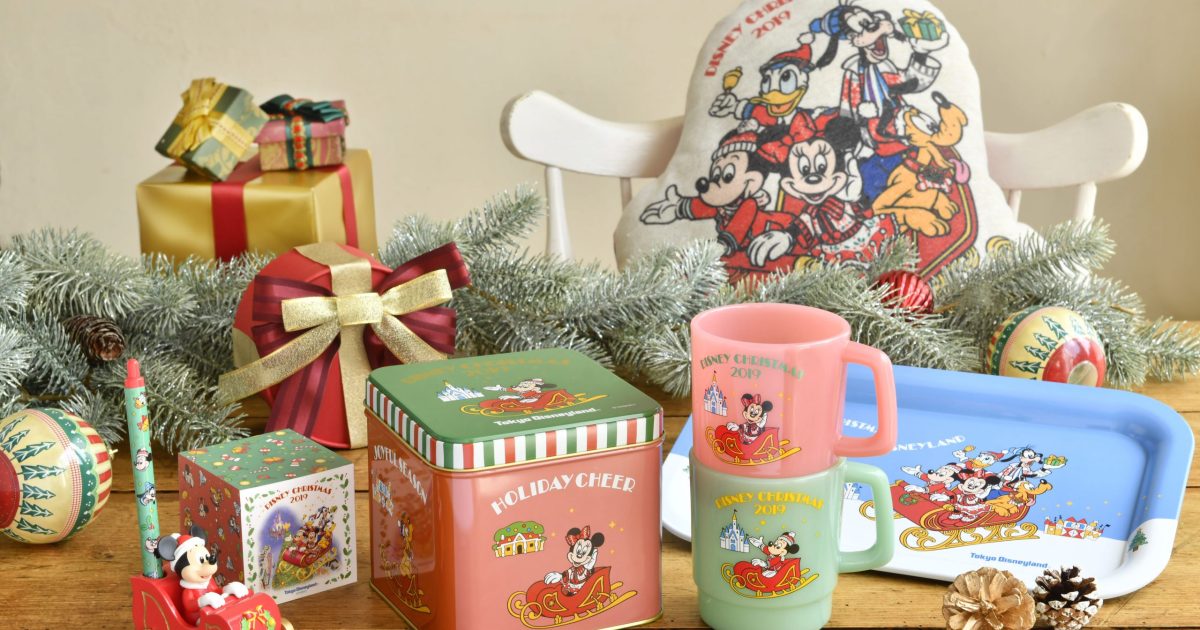 ディズニー クリスマス 東京ディズニーランドのグッズはレトロ感満載 ファイヤーキング風マグがかわいすぎて一目惚れ待ったなし Pouch ポーチ
