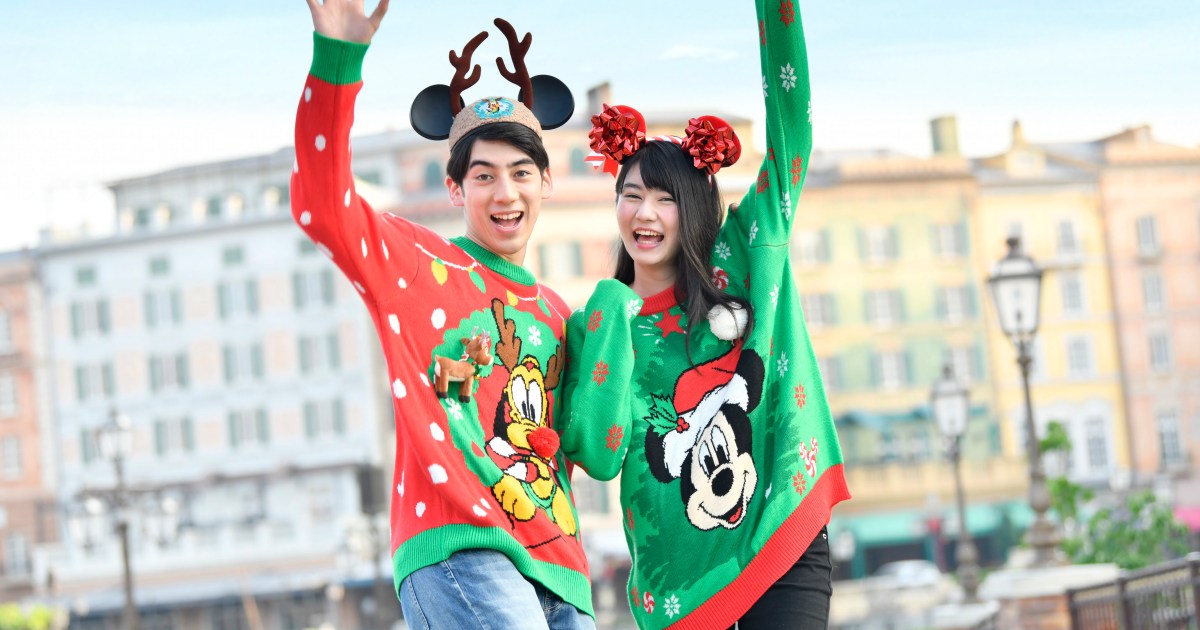 ディズニークリスマスグッズに「アグリーセーター」風のアイテムが登場 