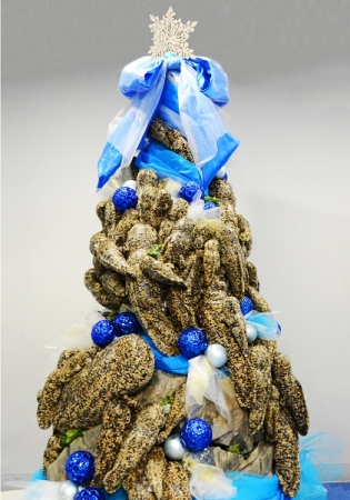 約100体で作った「オオサンショウウオツリー」が京都水族館に登場！ 皮膚のテカリや濡れ感を今年はこだわったそうです★