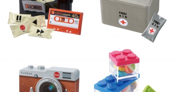 カルディのバレンタインチョコがおもちゃっぽくて可愛い ラジカセ風 カメラ風など遊び心満載なのです Pouch ポーチ