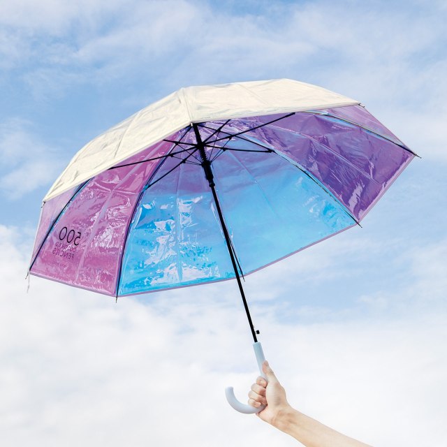 500色の色えんぴつプランナーが発案した「オーロラみたいな傘」が美しい！ 雨の日を楽しくハッピーに過ごせそうです♪