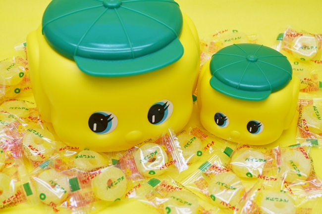 フエキのりの容器を開けると…中にはパインアメが!! 大阪名物のユニーク