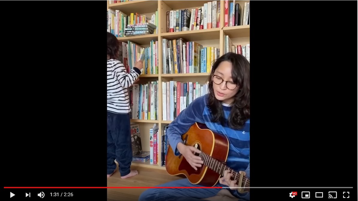 杏が自粛するみんなに「ギターの弾き語り動画」を公開。健気な歌声と