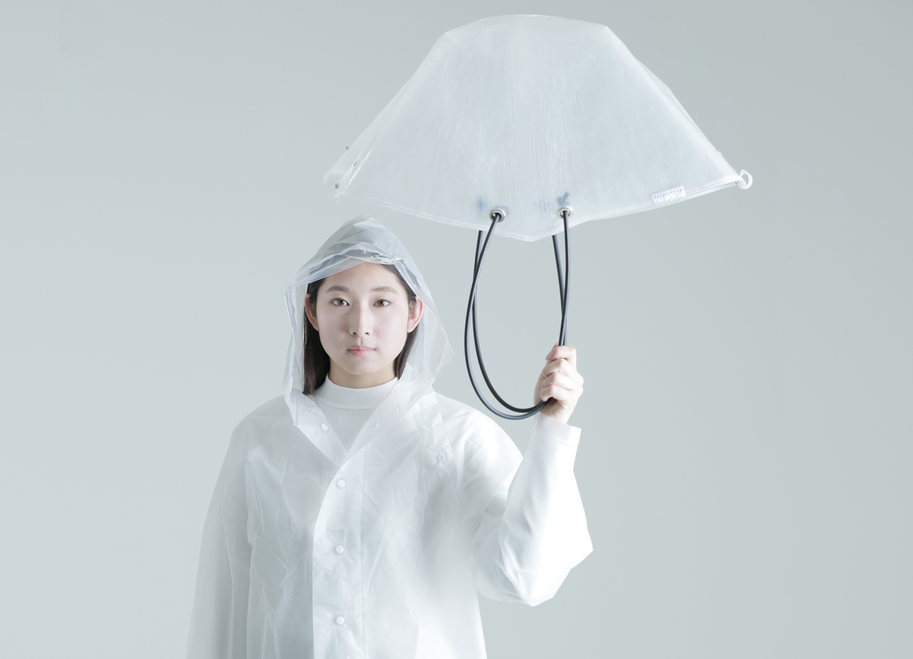 捨てられたビニール傘をそのまま利用 シンプルかつスタイリッシュなバッグに生まれ変わりました Pouch ポーチ