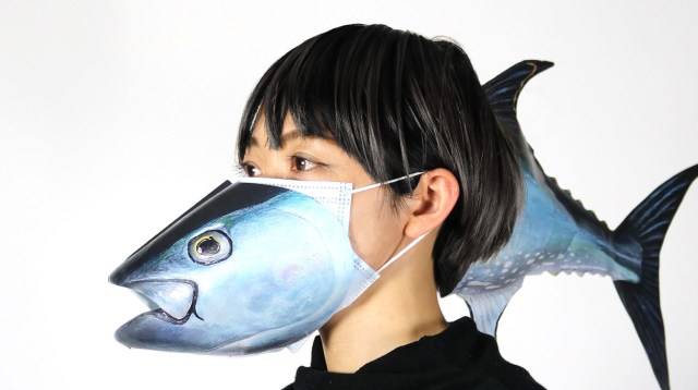 超リアルな「まぐろマスク」が爆誕！ 近畿大学が無料でマスクカバーのペーパークラフトを公開しています