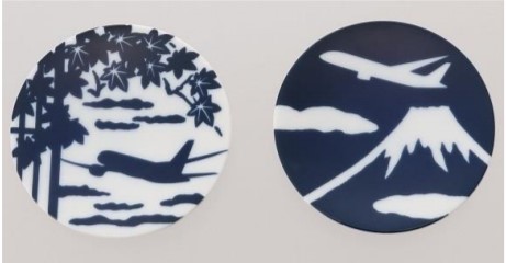 鳥獣戯画』の動物たちがスーツケースで旅行に!? ANA×かまわぬのコラボ