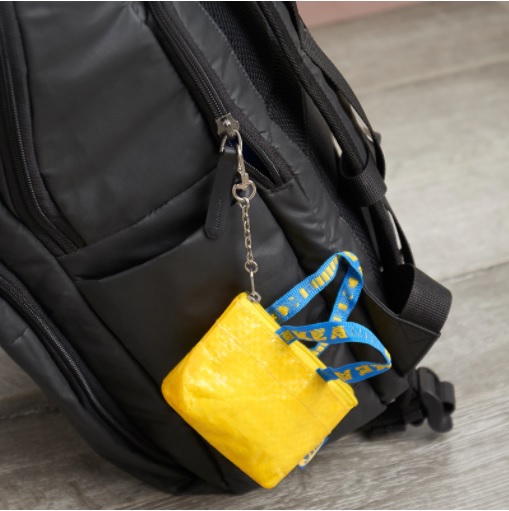 イケア原宿限定だった黄色のミニバッグが全国＆オンラインショップで発売に！ おなじみのバッグが手のひらサイズになってるよ