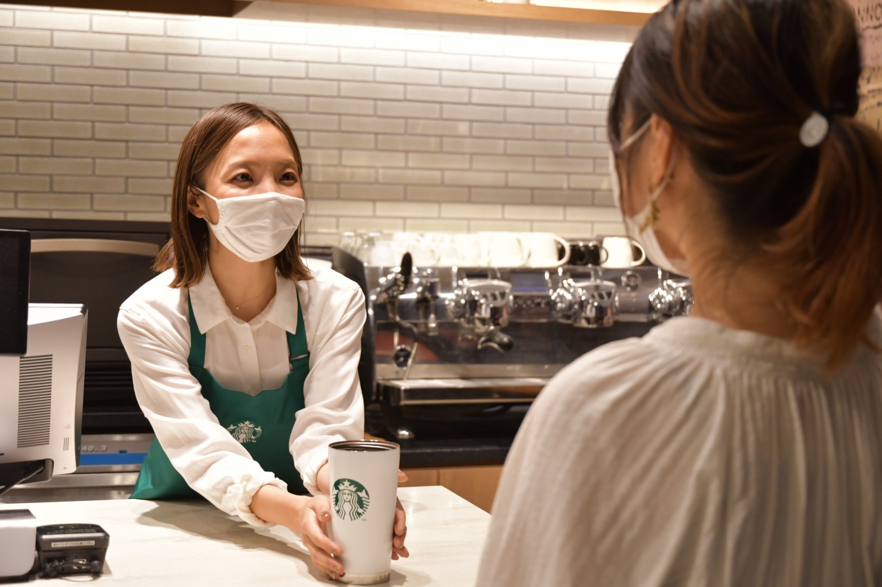 今日からスタバが タンブラーでのドリンク提供 を再開するよー 提供方法が変わるので事前にチェックしておこう Pouch ポーチ