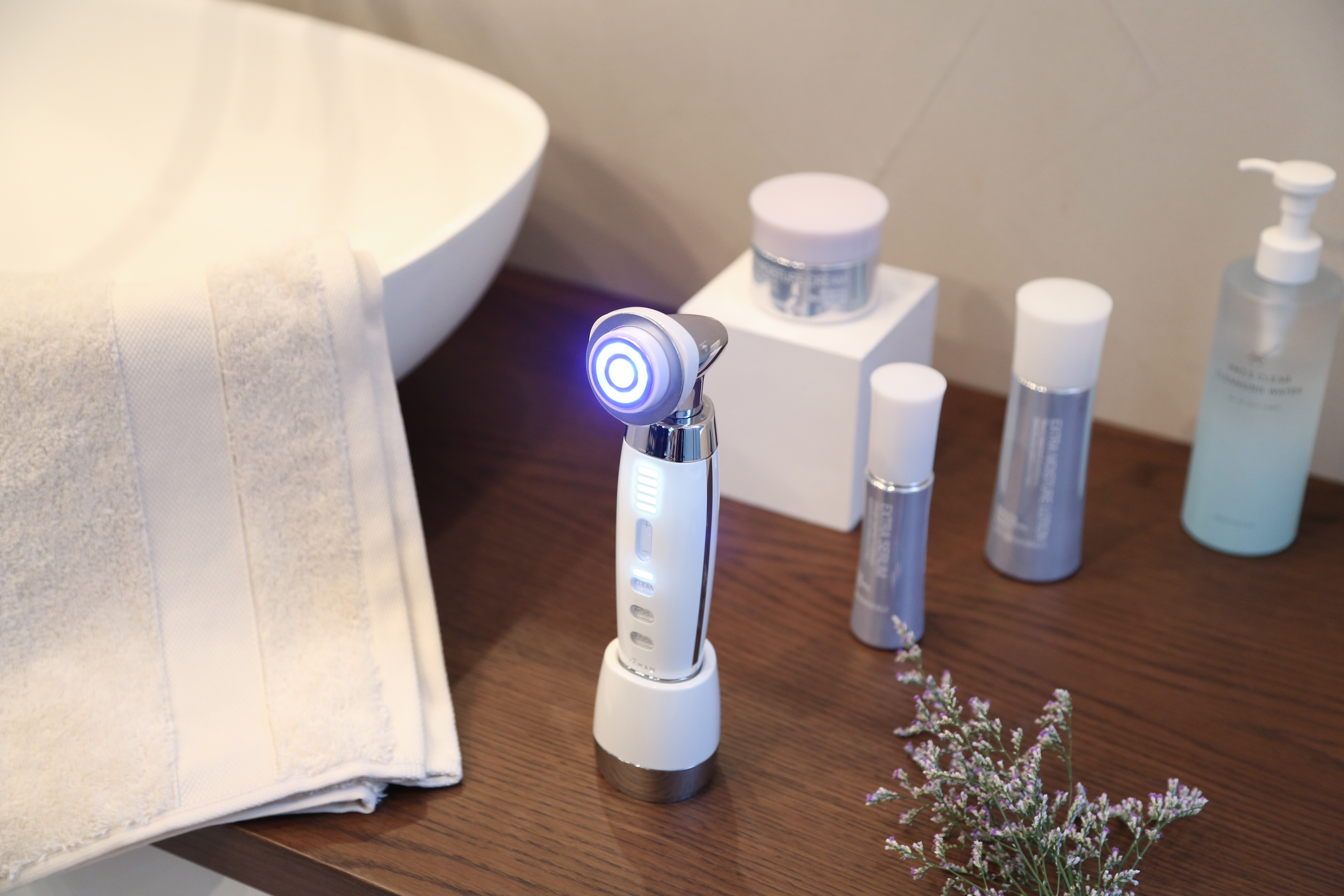 美顔器でおなじみ「ヤーマン」社員の「リアル美容機器ルーティーン」が