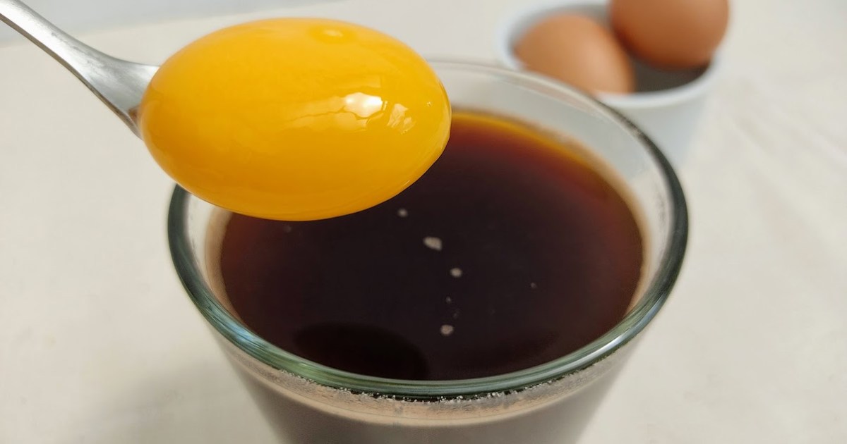 コーヒーに卵黄 珈琲いかがでしょう の エクストリームたまごマン珈琲 が感動の味 ダマされたと思ってぜひ試してみて Pouch ポーチ