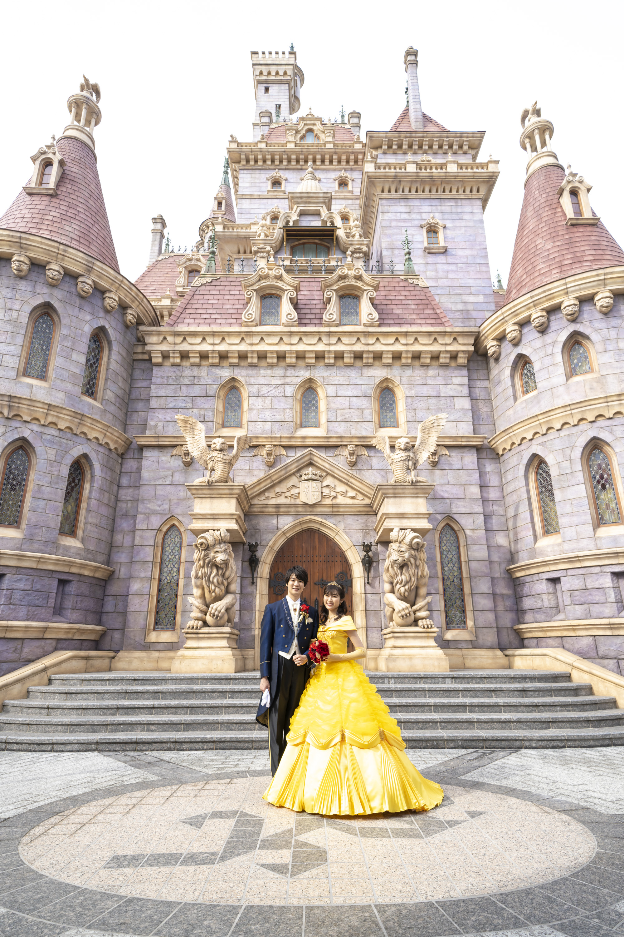 東京ディズニーランド 美女と野獣 エリアでウェディングフォトが可能に ディズニーアンバサダーホテルの新プランが最高すぎる Pouch ポーチ