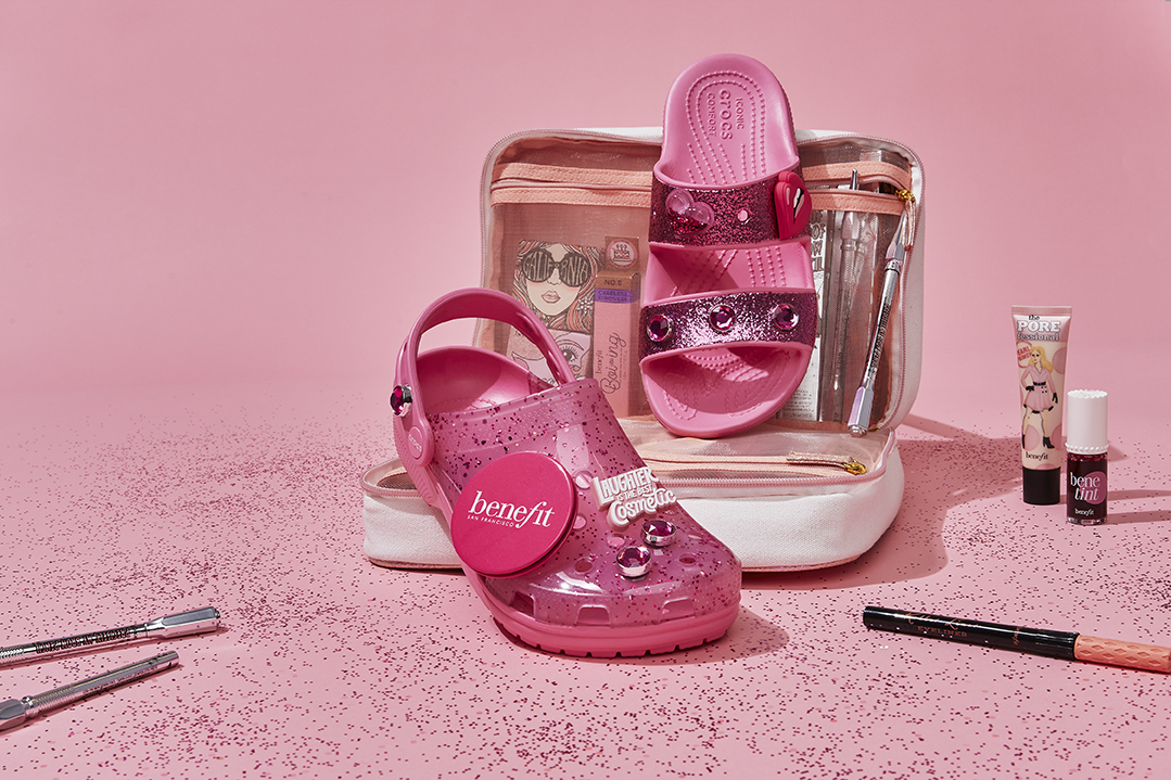 673【完売】ピンク鼻のコロンと丸いサンタさん♡フィギュリン／SWAROVSKI クロックスがピンク可愛い世界観に！ ベネフィットとのコラボの