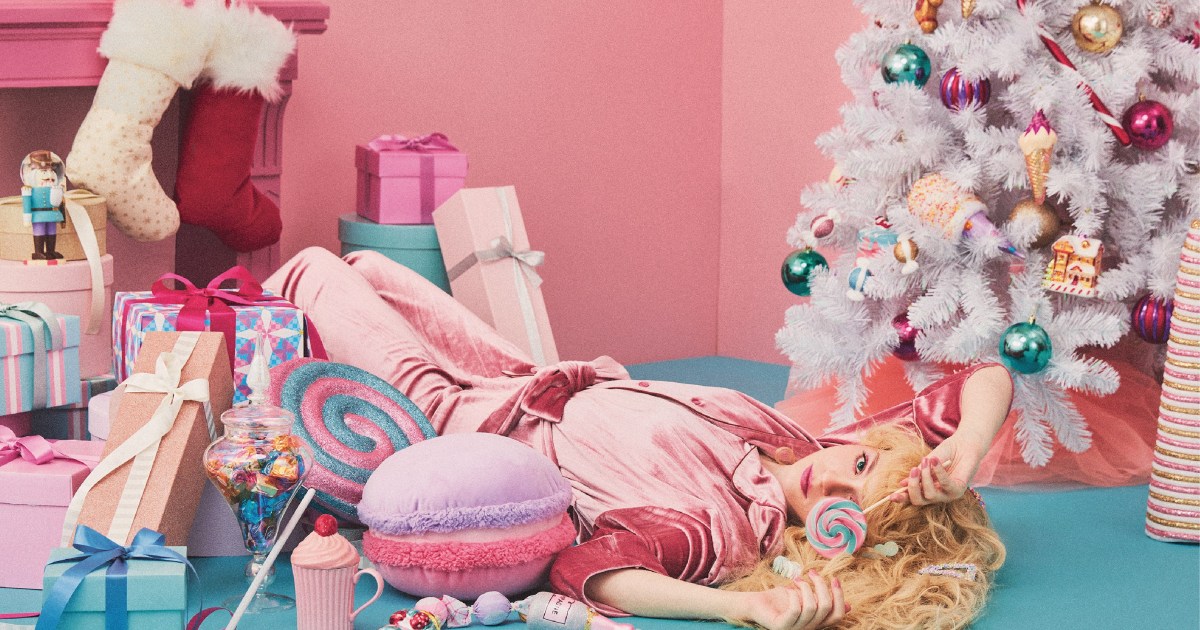 一風かわったクリスマスツリーを探すならフランフランに注目 