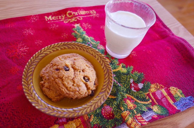 12月24日はサンタの為にクッキーと牛乳を用意するって知ってた？ そもそもやったこある？
