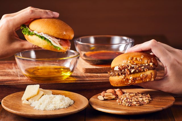 「ソースにつけて食べるバーガー」がフレッシュネスバーガーから新登場！ その名も「ダンクバーガー」です