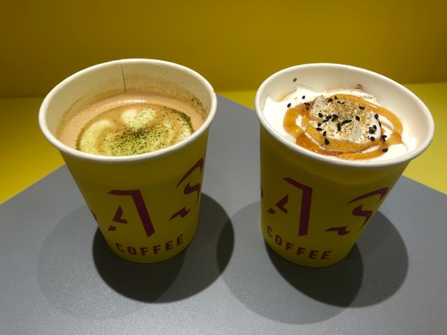 アボカドラテに、みたらしラテ？ 日本初上陸「Flash Coffee」の珍しいメニューを試してみたよ！