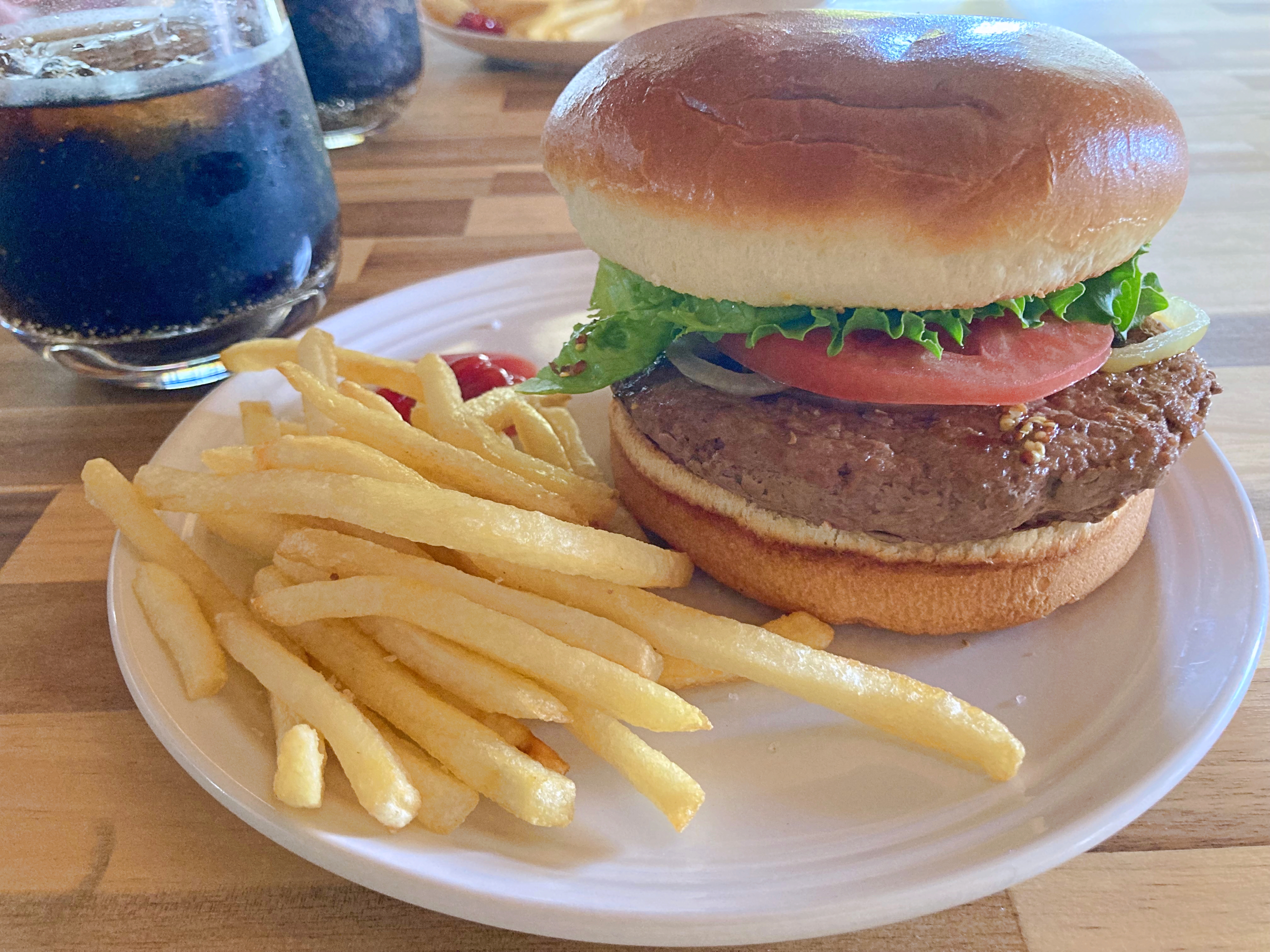 おうちで本格ハンバーガー に挑戦 Tgiフライデーズ 冷凍ハンバーガーキット が贅沢すぎてパワーがみなぎった Pouch ポーチ