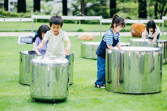 【ゴールデンウィーク】子どもと一緒に楽しめる♪ 東京ミッドタウンの芝生広場に建築家が生み出した「地球と遊べる」プレイパークが期間限定登場！