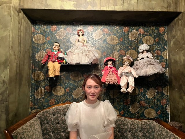 いや、怖いんよっ！ 大阪の民泊マンションの1室が「洋館風ホラールーム」に変身👻 タコパもできるらしい(?)