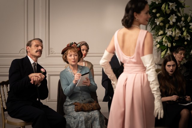 幸せな気持ちに包まれる映画『ミセス・ハリス、パリへ行く』！ ディオールのドレスに魅了されたロンドンの家政婦が教えてくれることとは？
