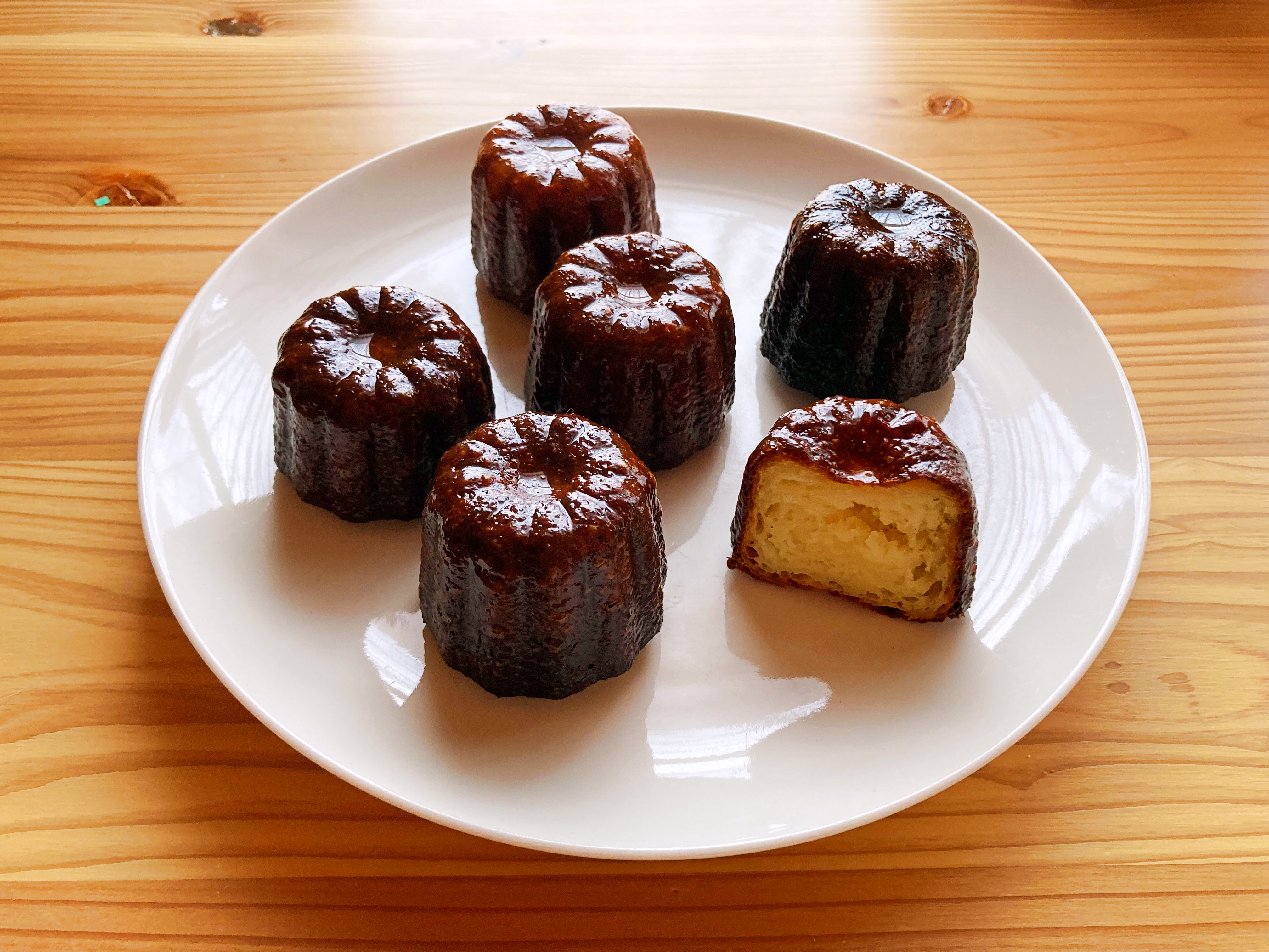 憧れの洋菓子「カヌレ」は家で作れる？ カヌレ型さえあればめちゃ簡単
