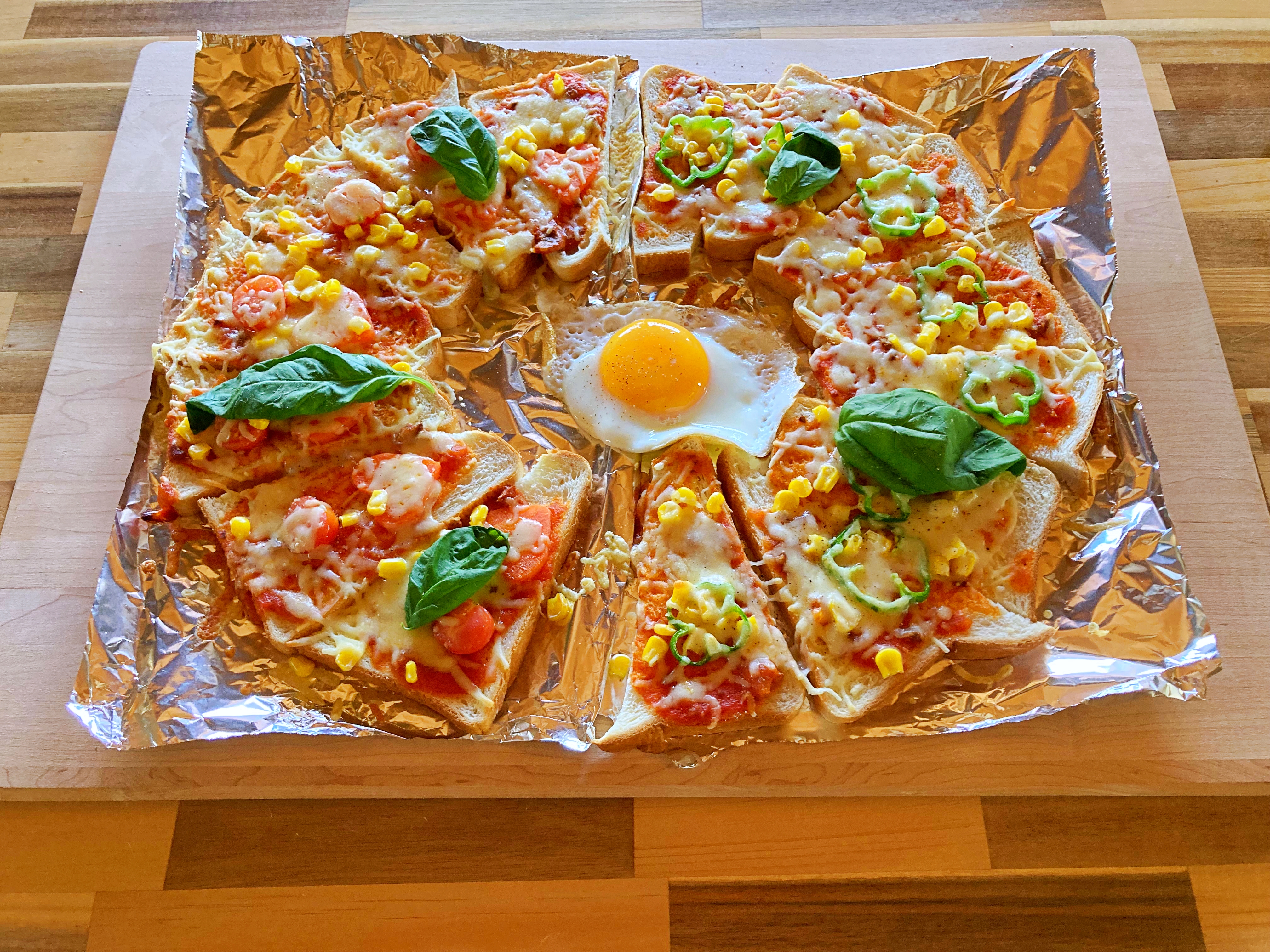 新発見】四角い食パンで丸くする🍞パスコ超熟「くるっと丸型ピザトースト」でちょっとした朝ごはんパーティーを開いちゃった | Pouch［ポーチ］