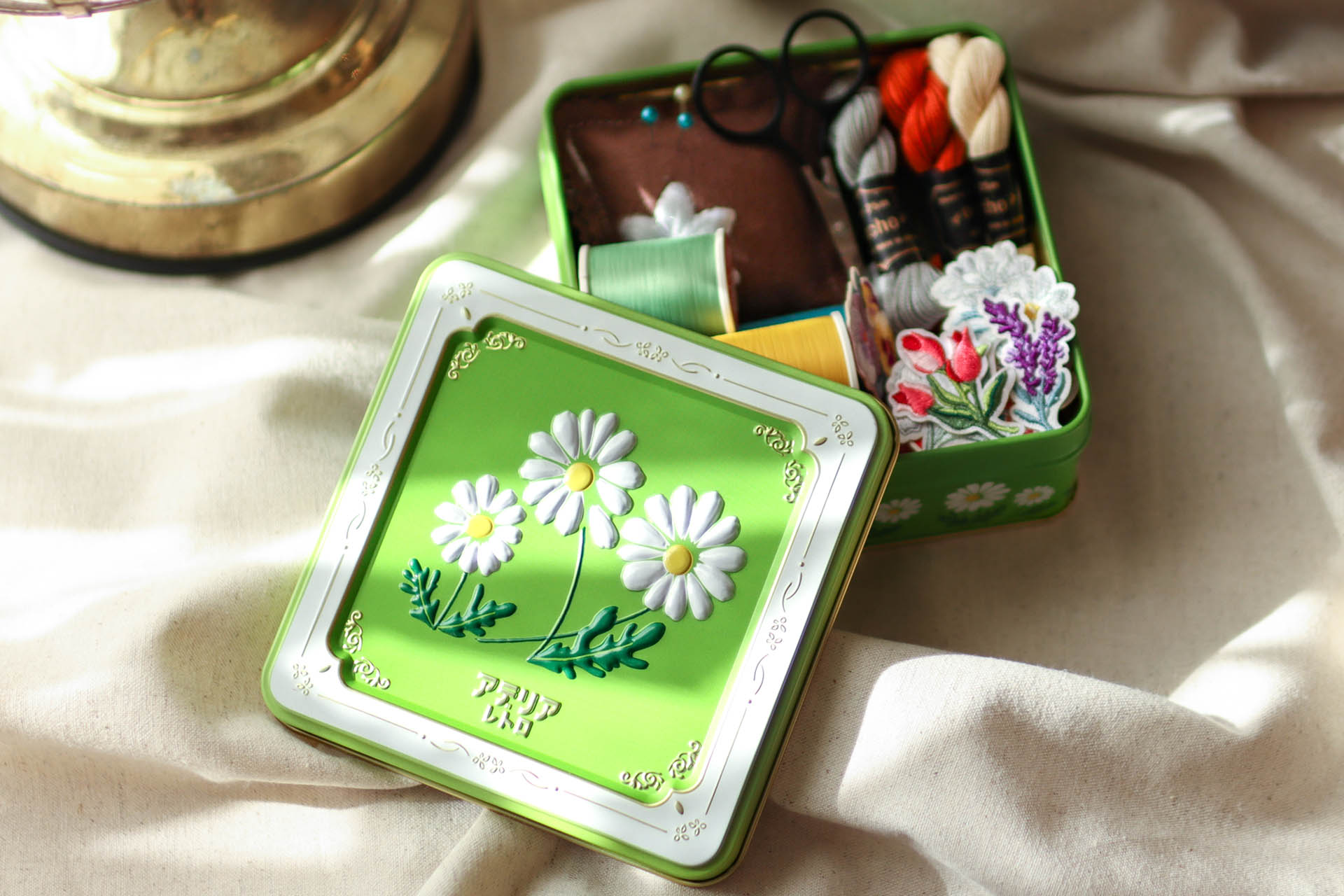 昭和かわいいアデリアレトロからブリキ製のキャニスター缶が登場