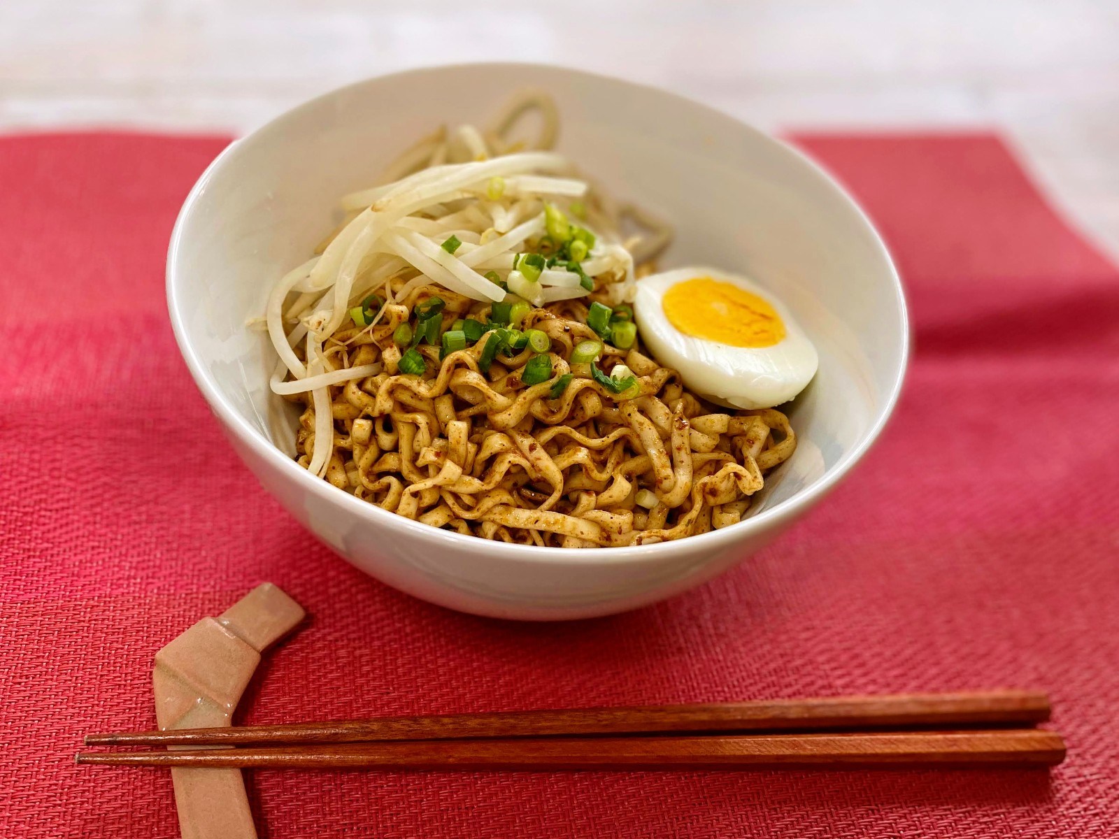 花椒+八角が台湾らしさ満点 一時入手困難だった“幻のインスタント麺” こと阿舎食堂「台湾汁なし麺 香辣椒麻味」を日本で発見!【#火曜は辛いもの ...