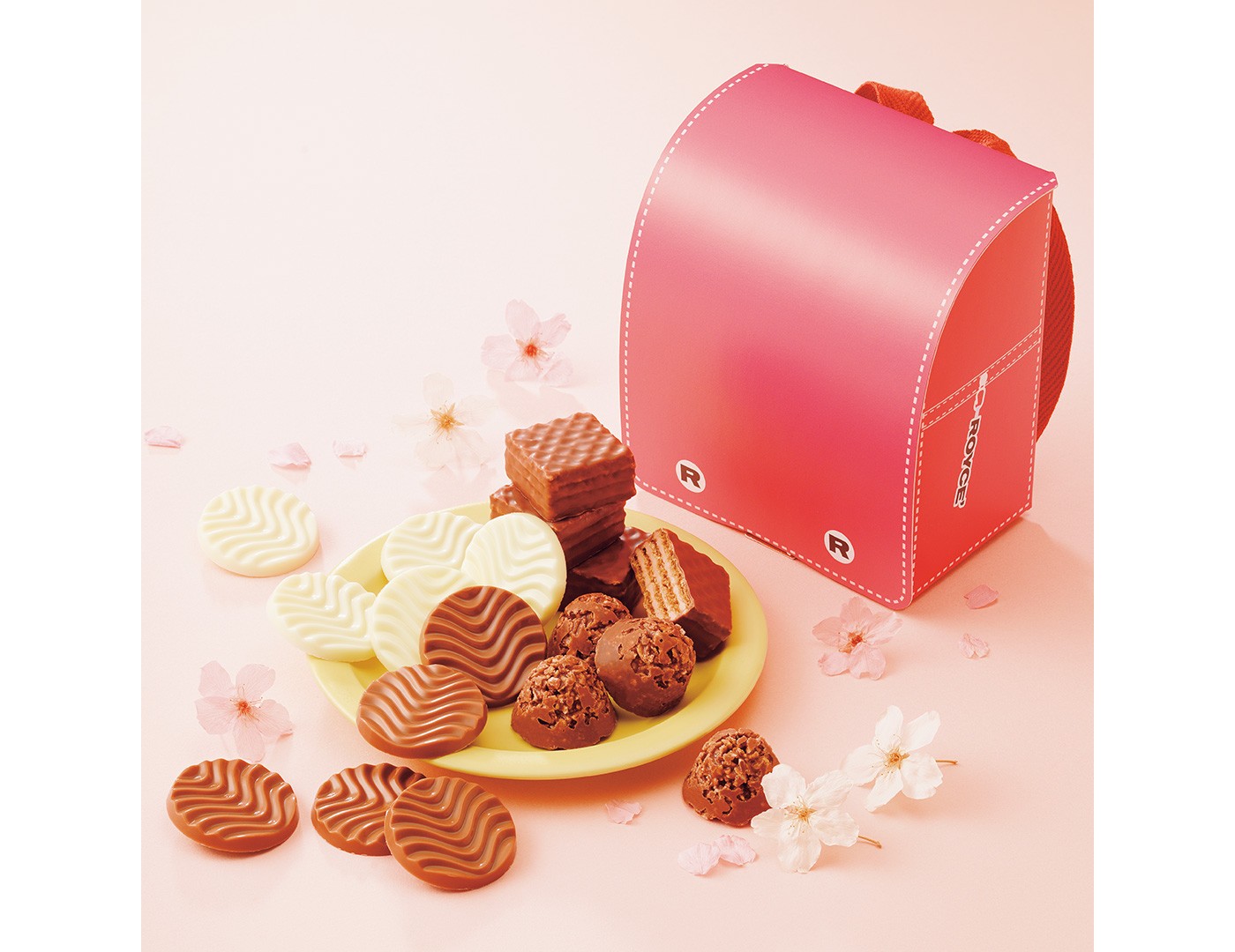 新品✨チョコレート　ランドセル　　ご入学おめでとうございます‼️ 入学祝いのプチギフトに♪ ロイズからランドセルに入ったチョコレート