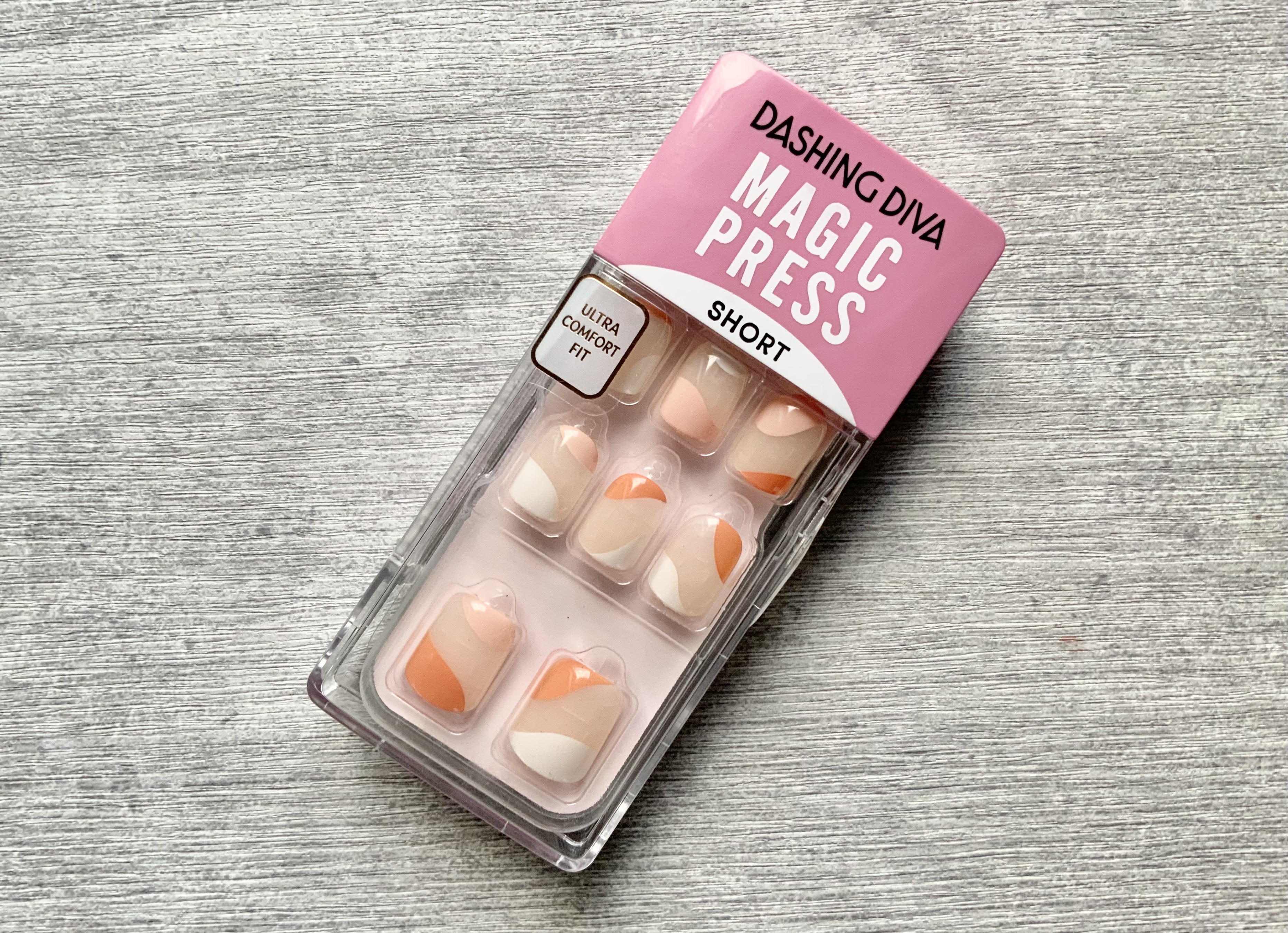 チビ爪だからつけ爪を諦めていた私が「ダッシングディバ」の