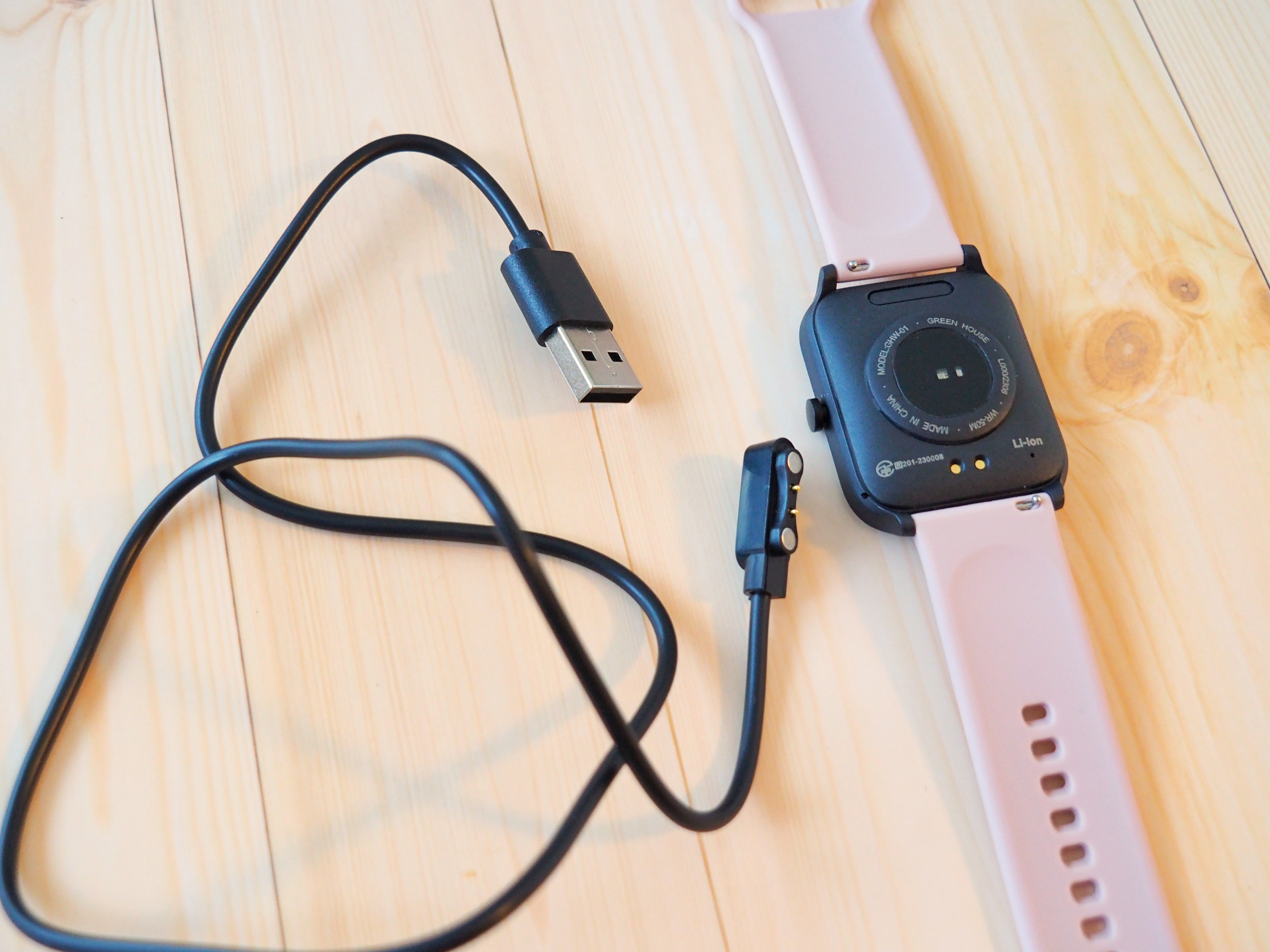 本音レポ】Apple Watchユーザーが3COINS「デバイスバンド」を2週間使っ