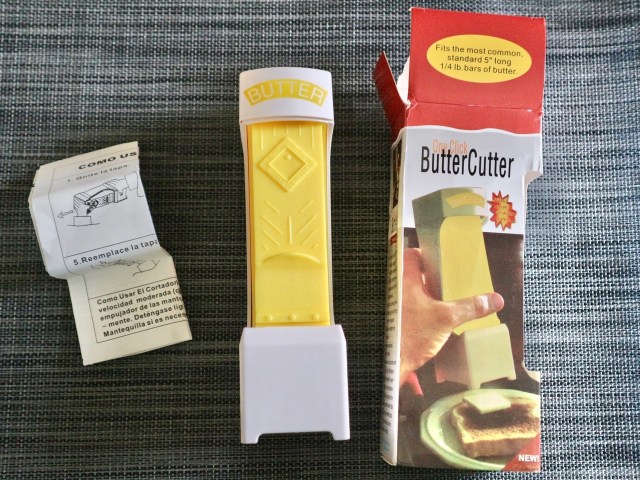 【Amazonユニークグッズ検証】簡単にバターをスライスしてくれる「バターカッター」🧈セットしてシャコン♪と握るだけです