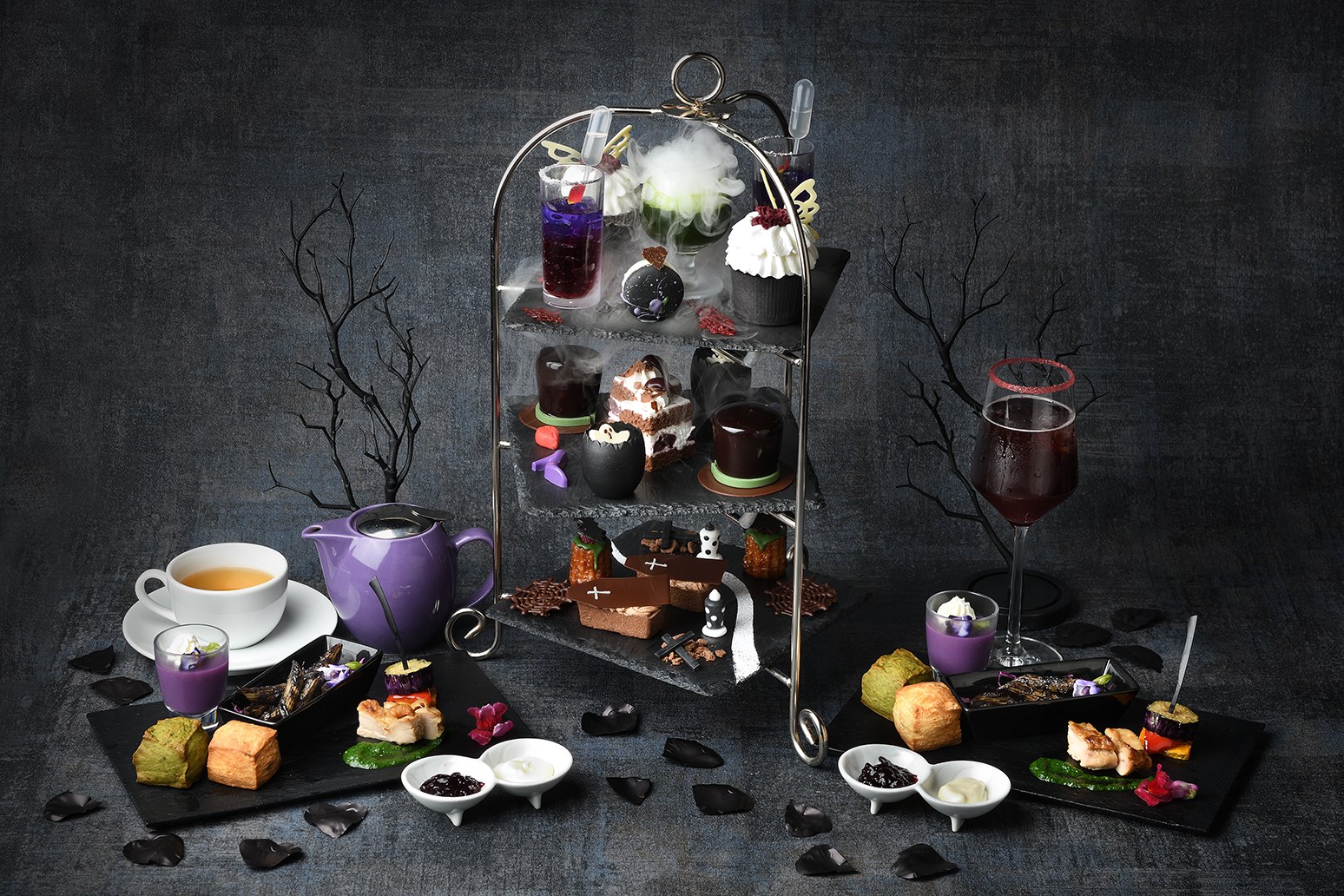 やばい、ゴーストの結婚パーティーにお呼ばれしちゃった…!? 新宿プリンスホテル「Haunted Afternoon Tea ~Ghost ...