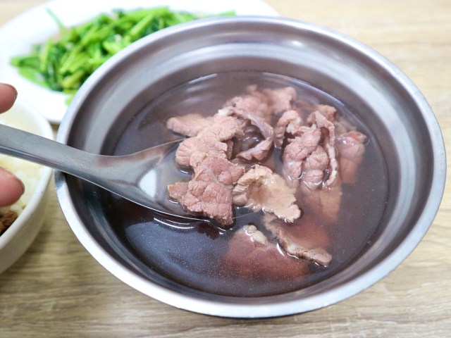 台湾で牛肉スープこと「牛肉湯」を食べるなら台南・ 安平老街で！毎日行列ができる人気店「阿財牛肉湯」がおすすめ！
