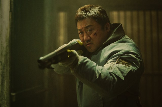 マ・ドンソクの重量級アクションにヒャッハー!!! Netflix韓国映画『バッドランド・ハンターズ』【カウチポテトのお供】