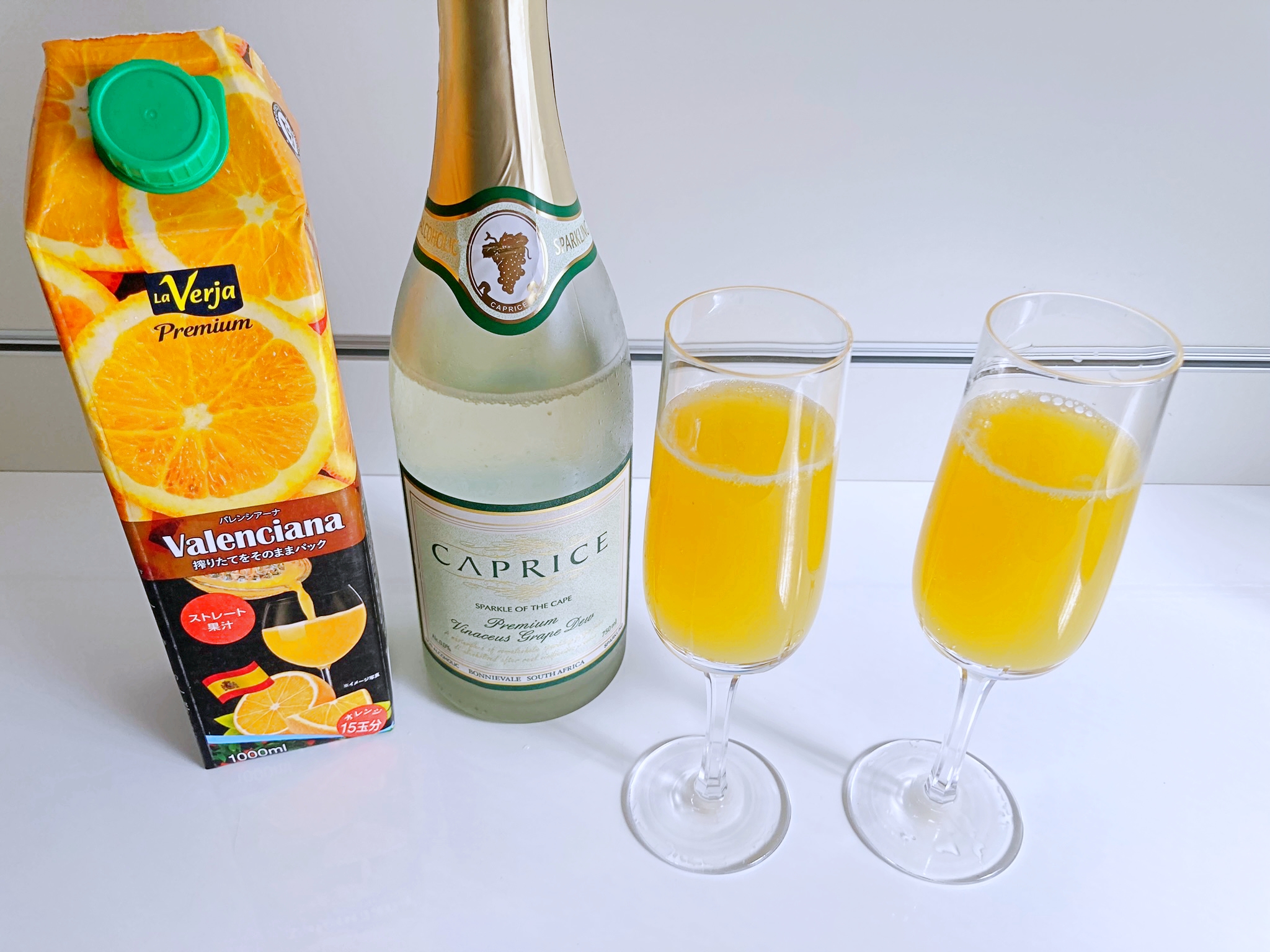 朝から飲める！この世で最もおいしくて贅沢なオレンジジュース「ミモザ