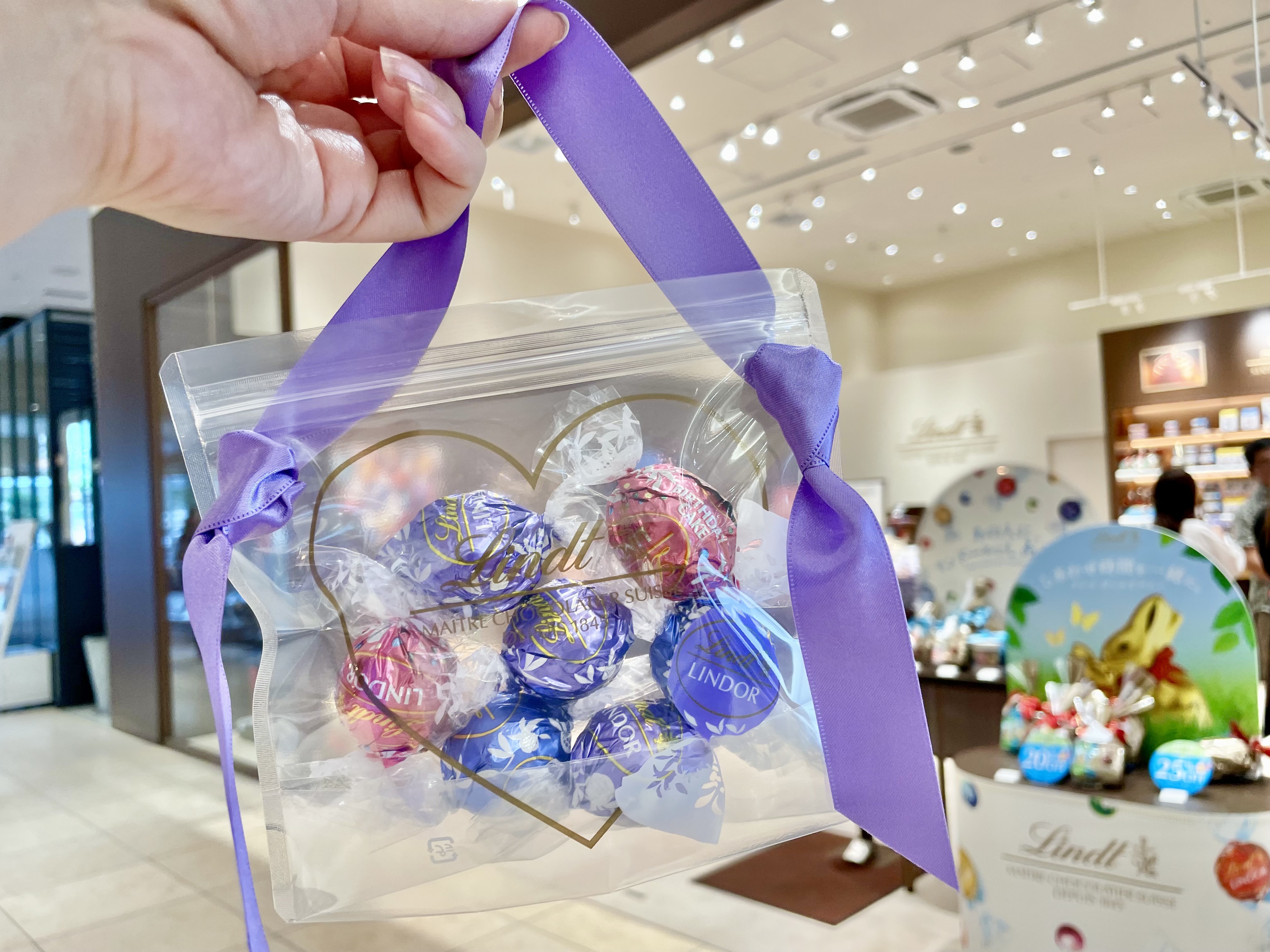 リンツ推しカラーショルダーポーチハート♡ブラック 2026年最新lindt 