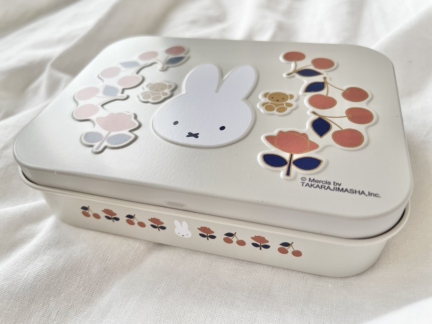 リンネル』最新号付録はミッフィーにときめく💗ポーチ2点セット or 缶