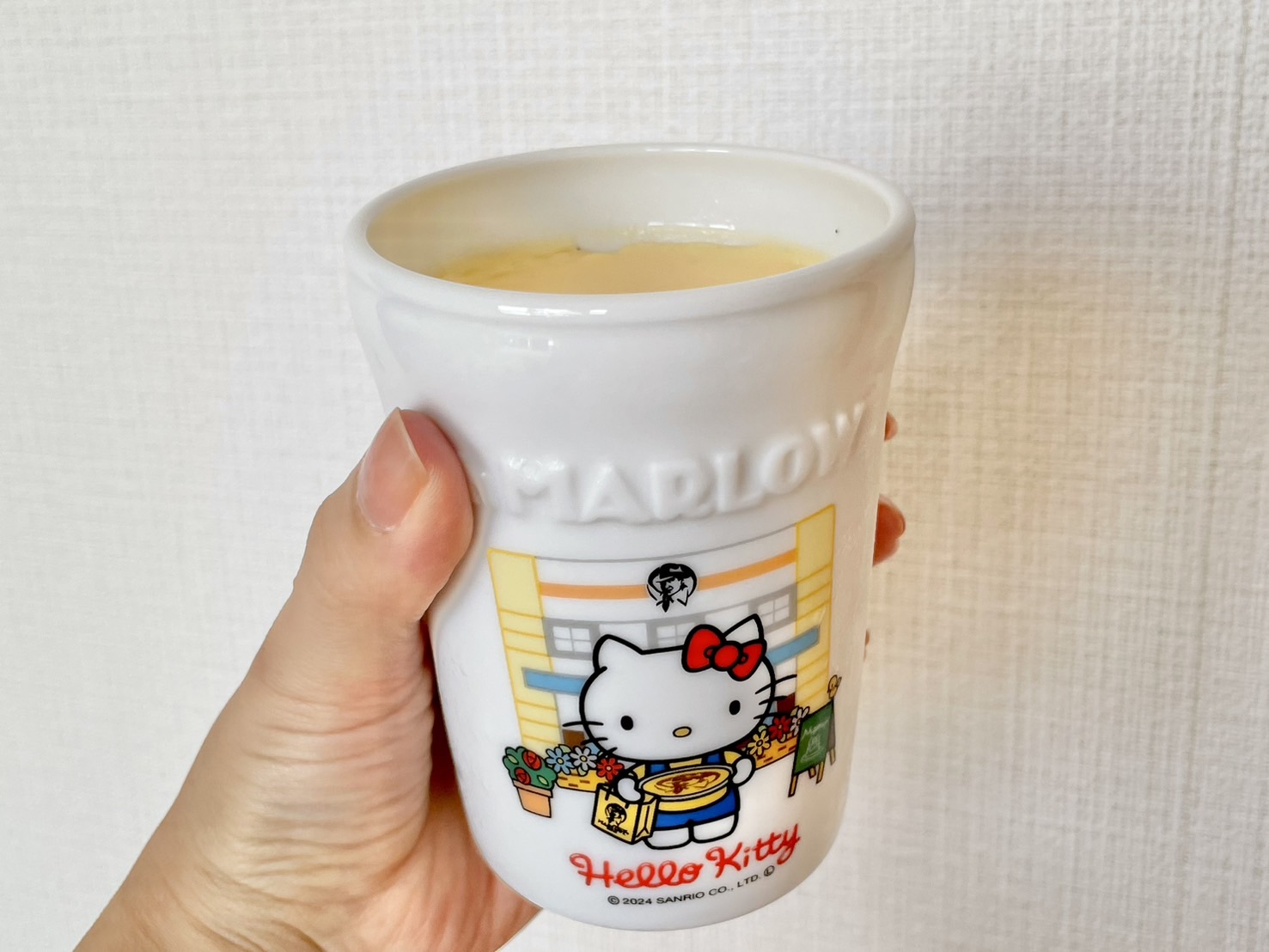 レポ】ビーカープリンの「マーロウ」に50周年のキティちゃん陶器バージョンが登場♡ パパやママ、ミミィちゃんまで大集合なのだ〜！ | Pouch［ポーチ］