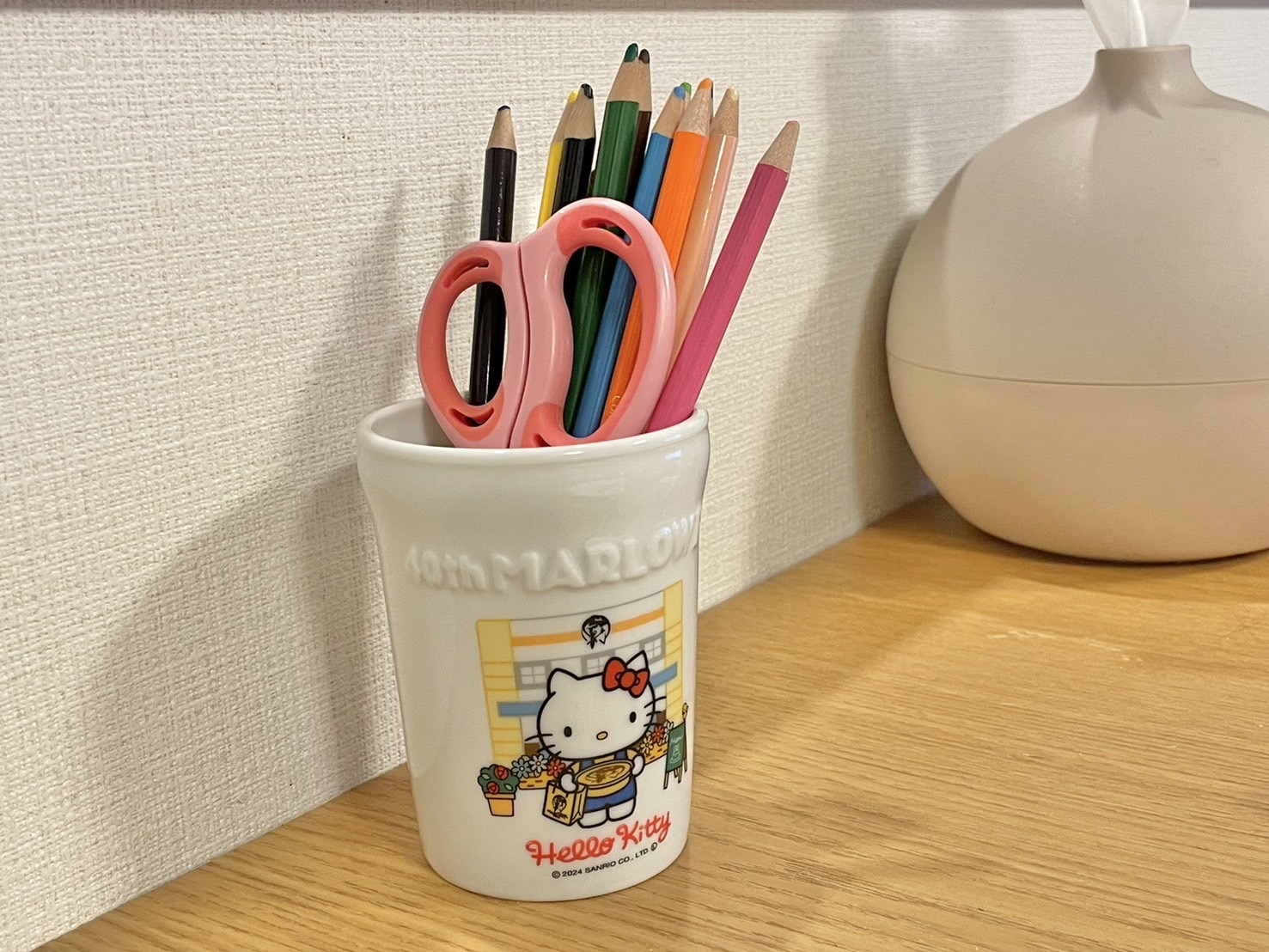 ハローキティ ペン立て カラーペン付き 陶器 サンリオ 】 ハローキティ