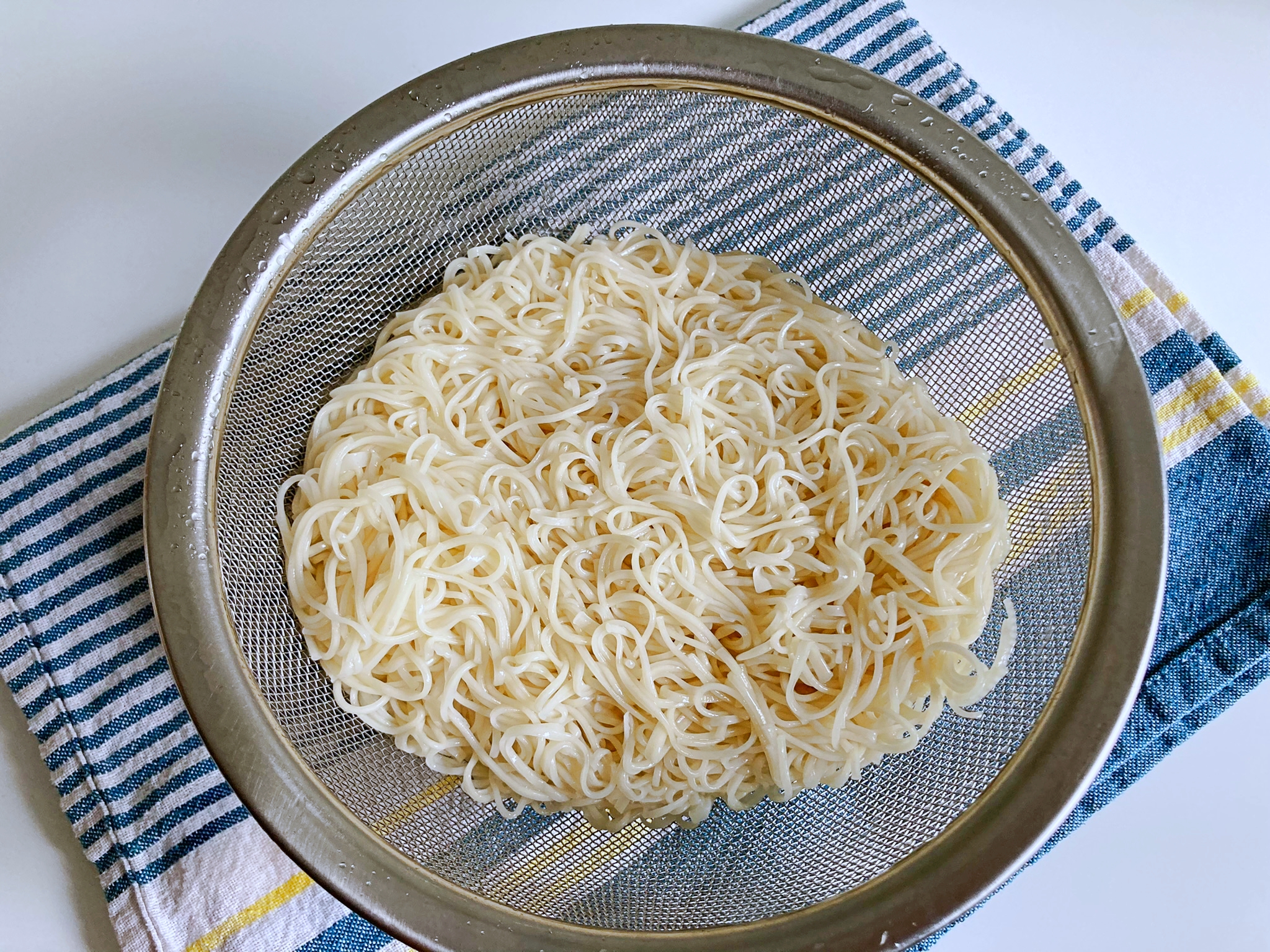 素麺探訪】パキっと麺を半分に折って茹でる富山県の名産『大門素麺