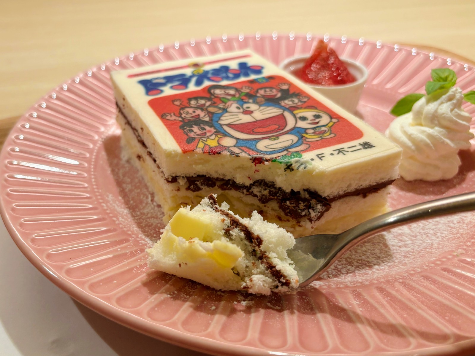 てんとう虫コミックス『ドラえもん』のケーキ…!? てんコミ世代にはエモ